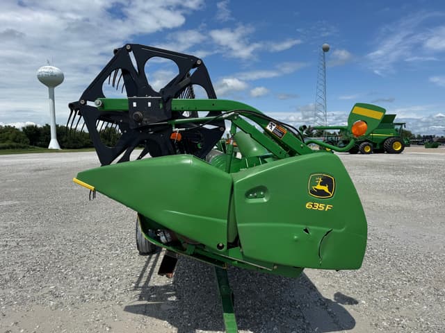 Image of John Deere 635F equipment image 1