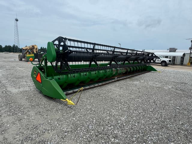 Image of John Deere 635F equipment image 2