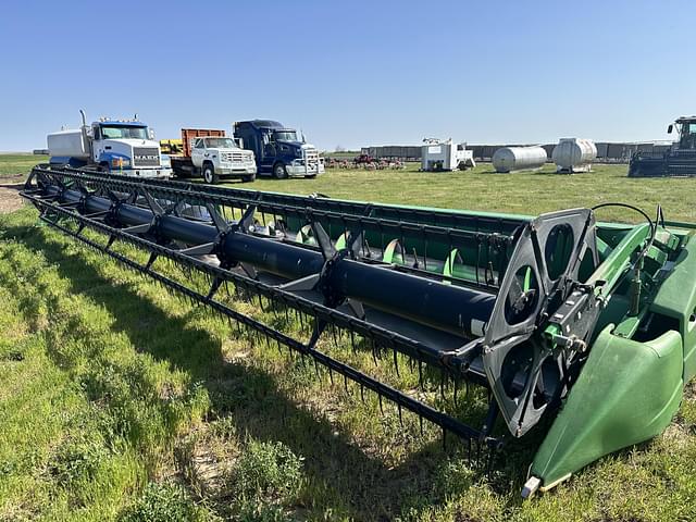 Image of John Deere 635F equipment image 4