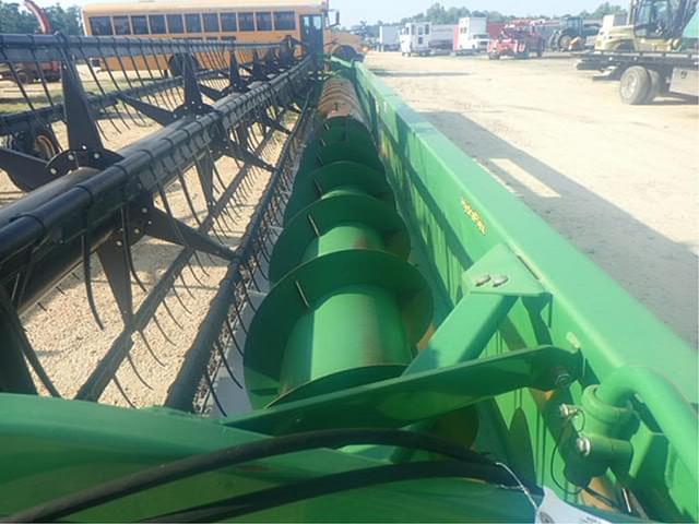Image of John Deere 635F equipment image 2
