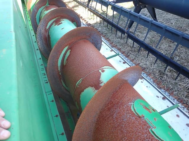 Image of John Deere 635F equipment image 4