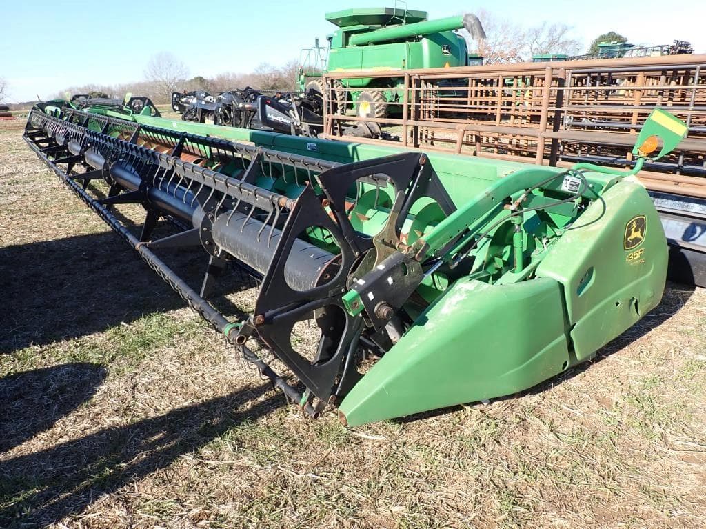 Image of John Deere 635F Primary image