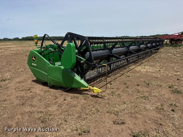 Image of John Deere 635F equipment image 2