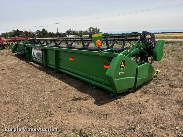 Image of John Deere 635F equipment image 4