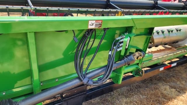 Image of John Deere 635F equipment image 4