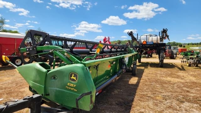 Image of John Deere 635F equipment image 2