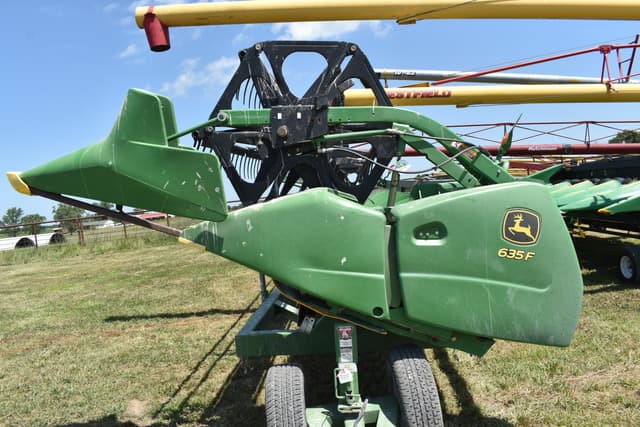 Image of John Deere 635F equipment image 1