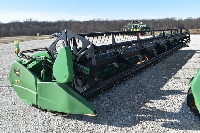 Image of John Deere 635F equipment image 1