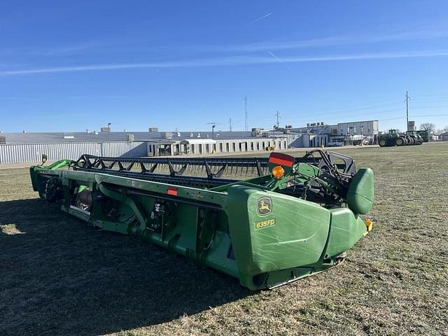 Image of John Deere 635F equipment image 4