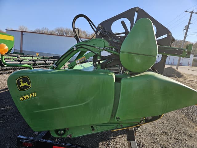 Image of John Deere 635FD equipment image 2