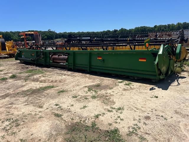 Image of John Deere 635F equipment image 2