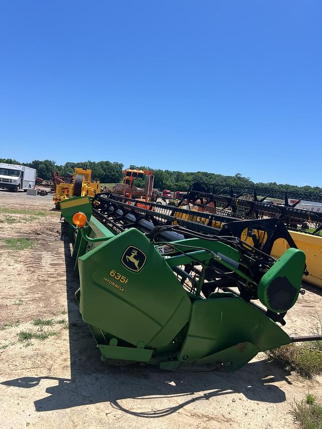 Image of John Deere 635F equipment image 3