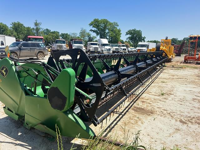 Image of John Deere 635F equipment image 4
