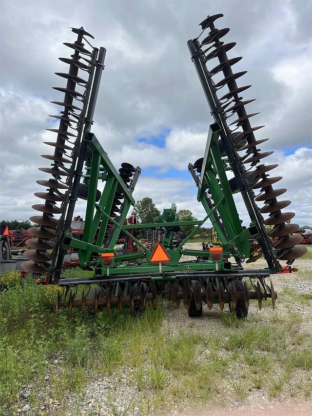 Image of John Deere 637 equipment image 4