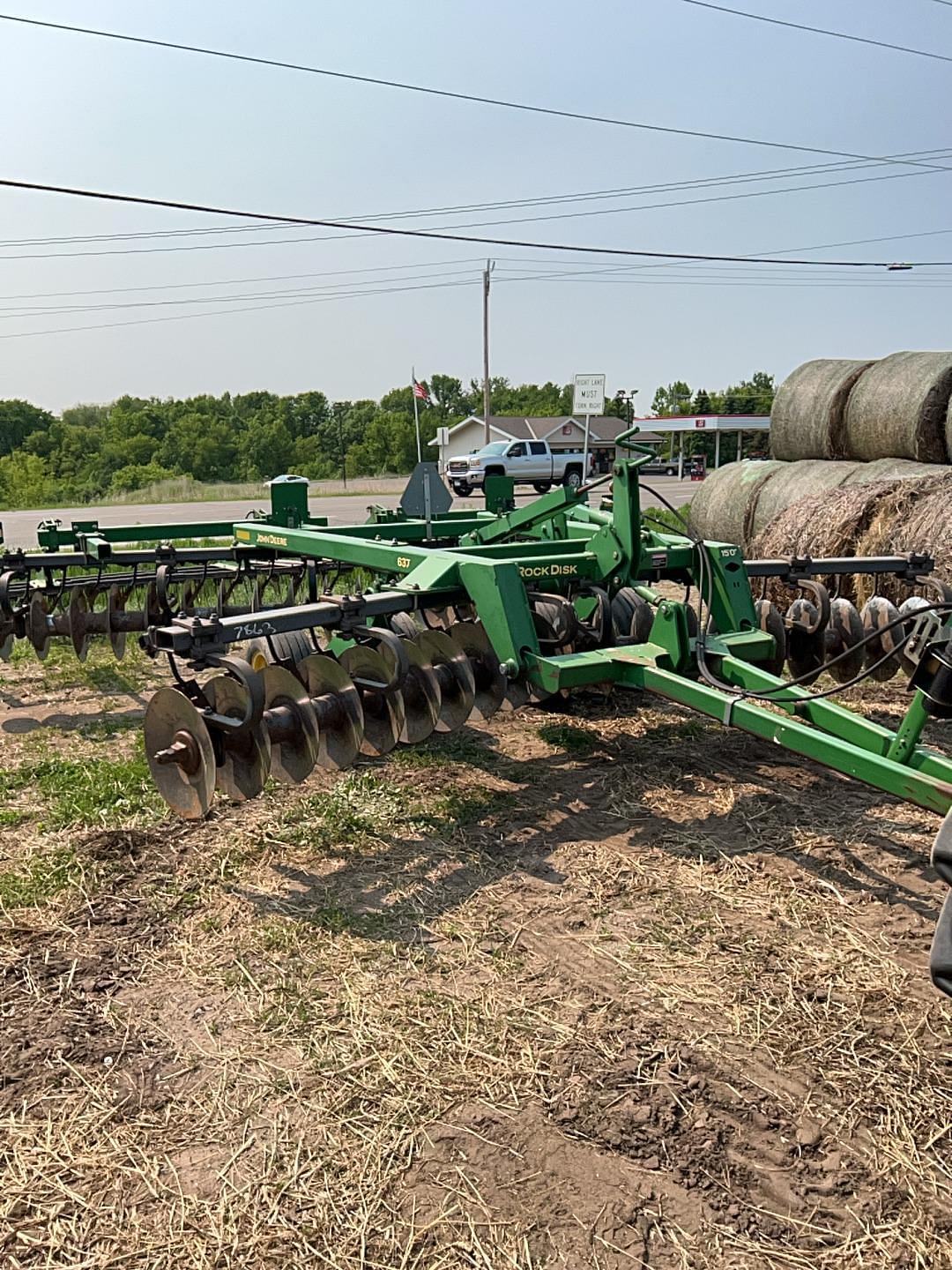 Image of John Deere 637 Primary image