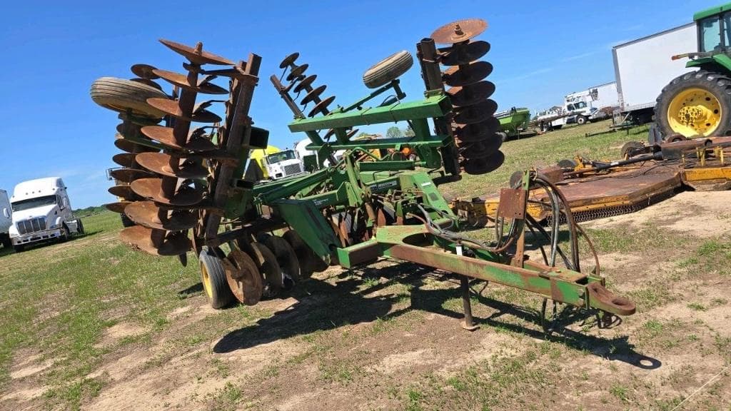 Image of John Deere 637 Primary image