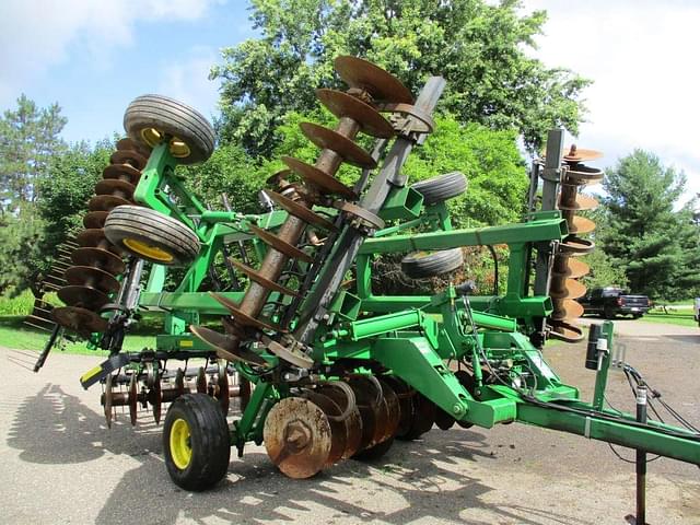 Image of John Deere 637 equipment image 2