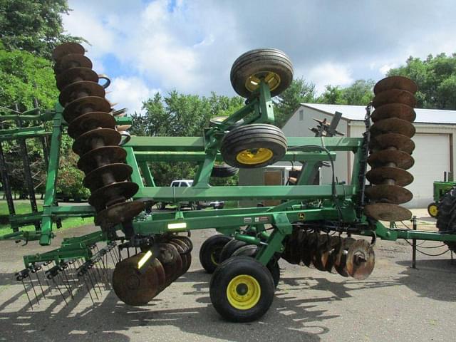 Image of John Deere 637 equipment image 4