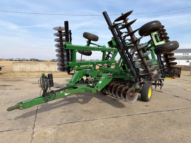 Image of John Deere 637 equipment image 1