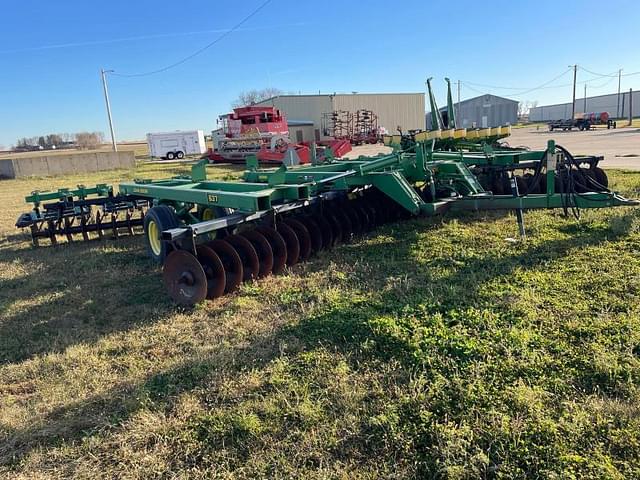 Image of John Deere 637 equipment image 1