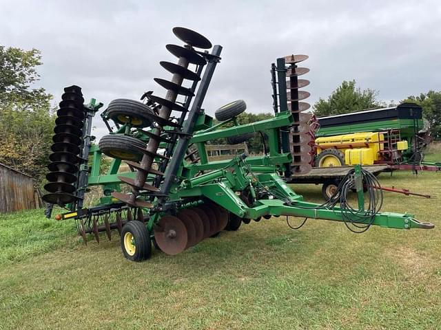 Image of John Deere 637 equipment image 1