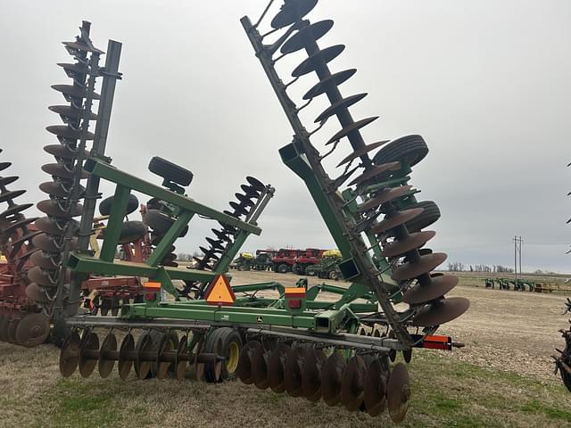 Image of John Deere 637 equipment image 2