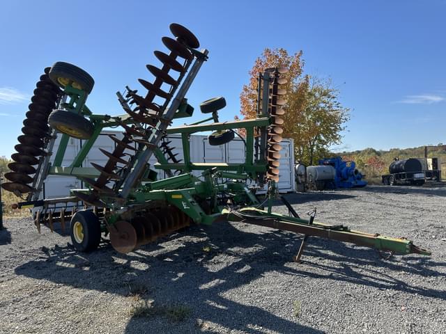 Image of John Deere 637 equipment image 1