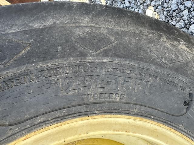 Image of John Deere 637 equipment image 4