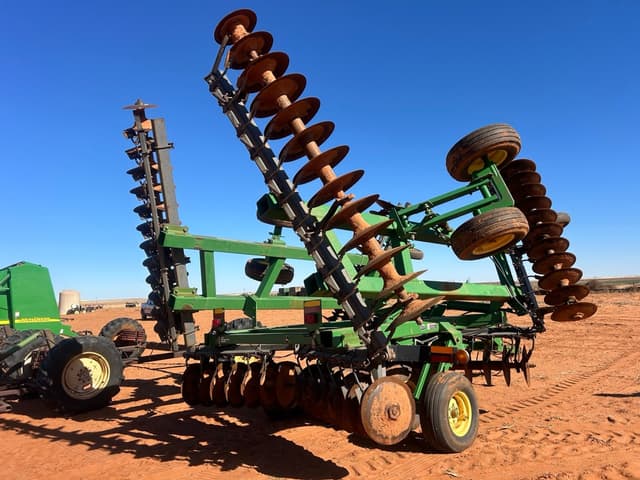 Image of John Deere 637 equipment image 2