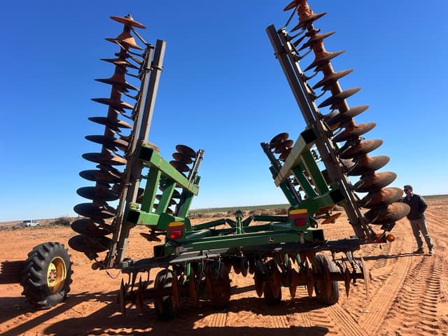 Image of John Deere 637 equipment image 4