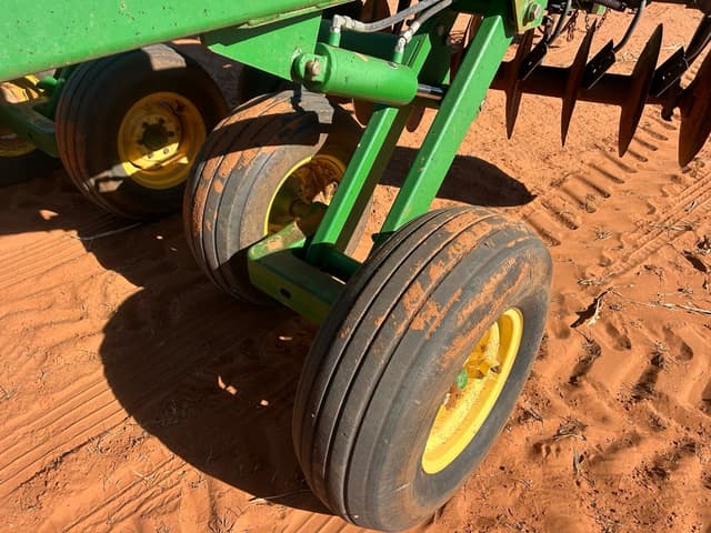 Image of John Deere 637 equipment image 3