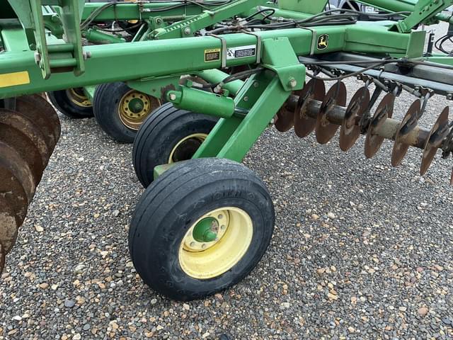 Image of John Deere 637 equipment image 3