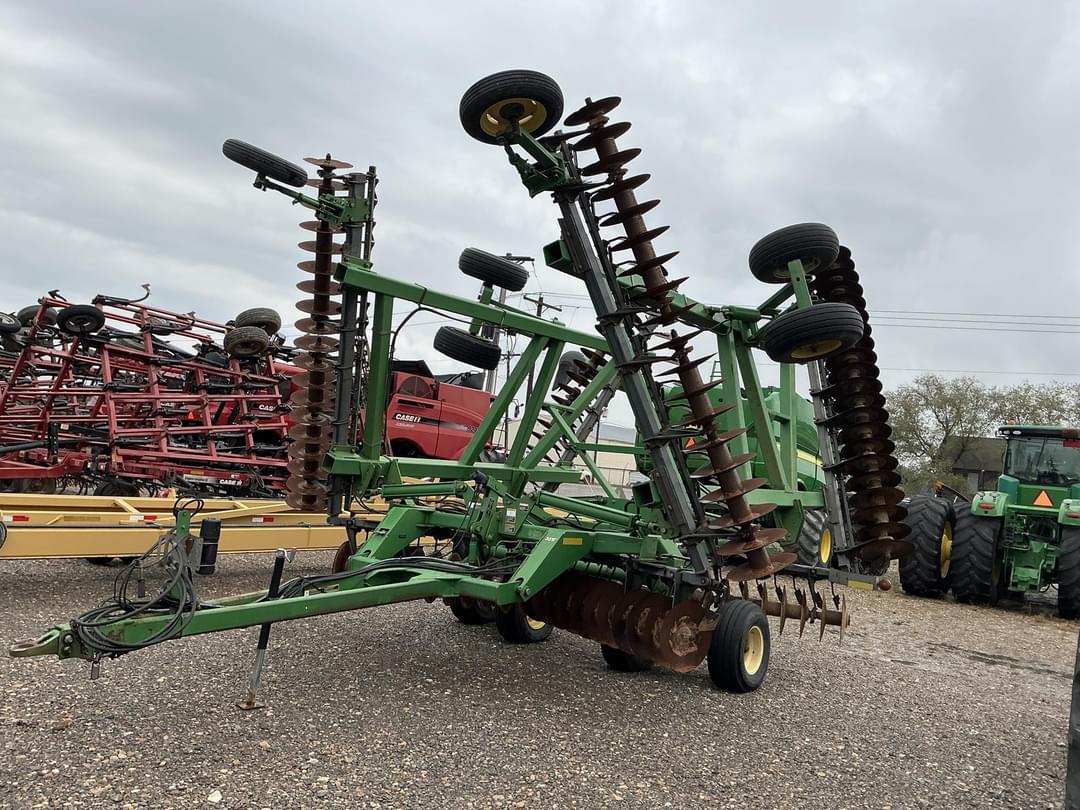 Image of John Deere 637 Primary image