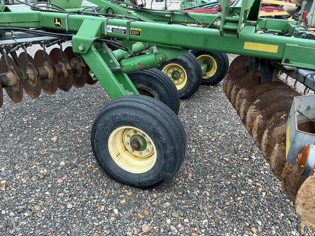 Image of John Deere 637 equipment image 4