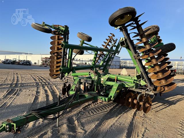 Image of John Deere 637 equipment image 1