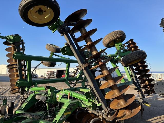 Image of John Deere 637 equipment image 3