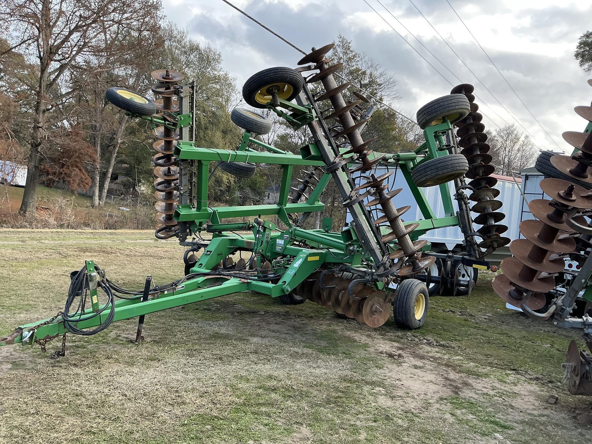 John Deere 637 Equipment Image0