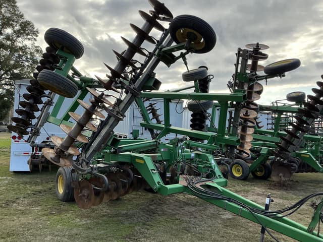 Image of John Deere 637 equipment image 2