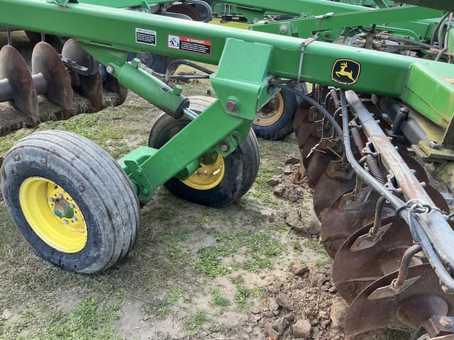 Image of John Deere 637 equipment image 4