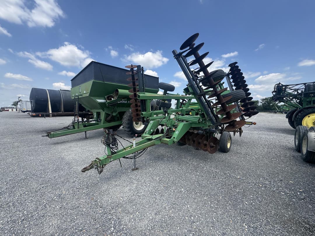 Image of John Deere 637 Primary image