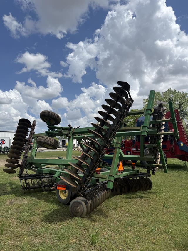 Image of John Deere 637 equipment image 2