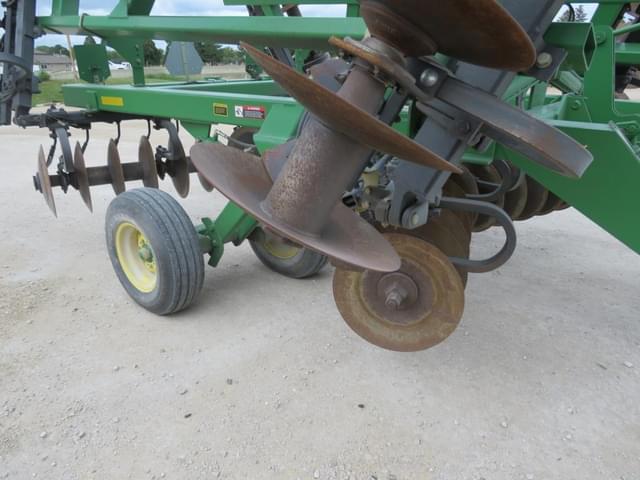 Image of John Deere 637 equipment image 3
