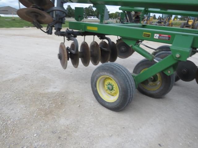 Image of John Deere 637 equipment image 4