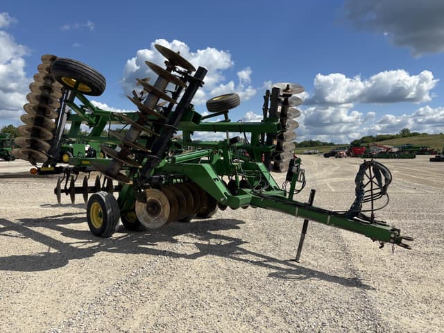 Image of John Deere 637 equipment image 2
