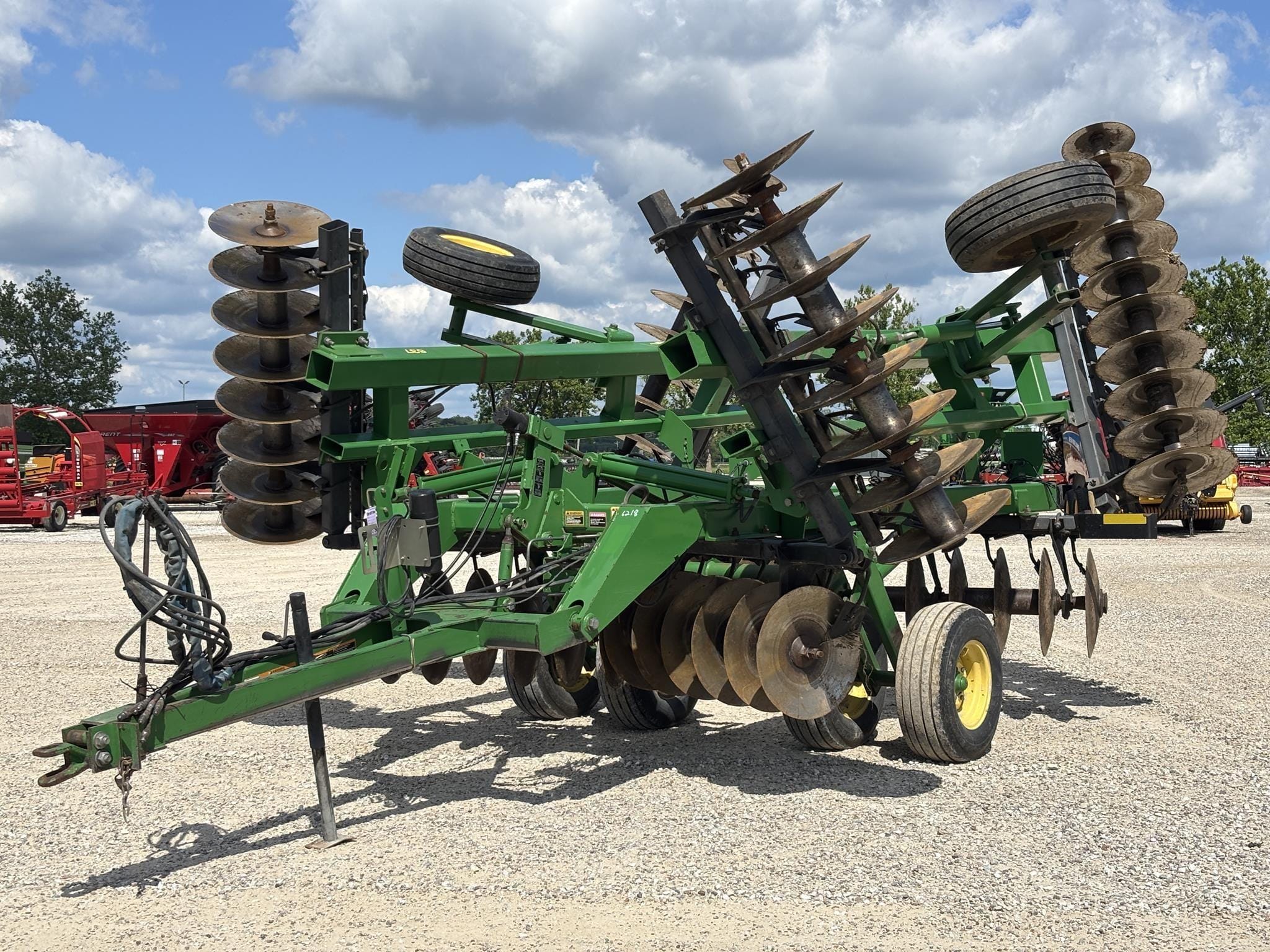 John Deere 637 Equipment Image0