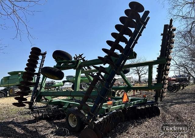 Image of John Deere 637 equipment image 1