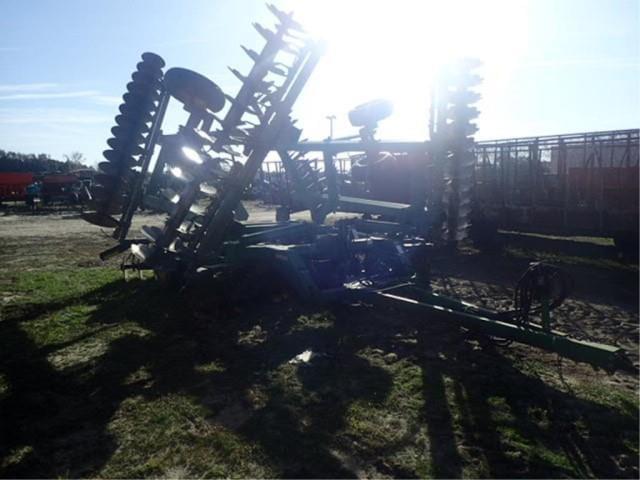 Image of John Deere 637 equipment image 1