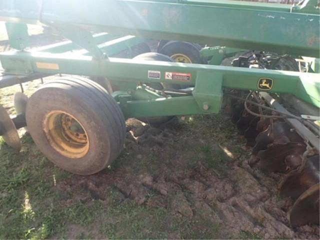 Image of John Deere 637 equipment image 3