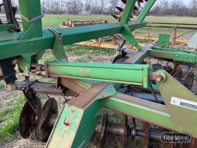 Image of John Deere 637 equipment image 2