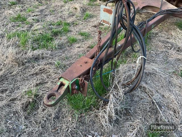 Image of John Deere 637 equipment image 3